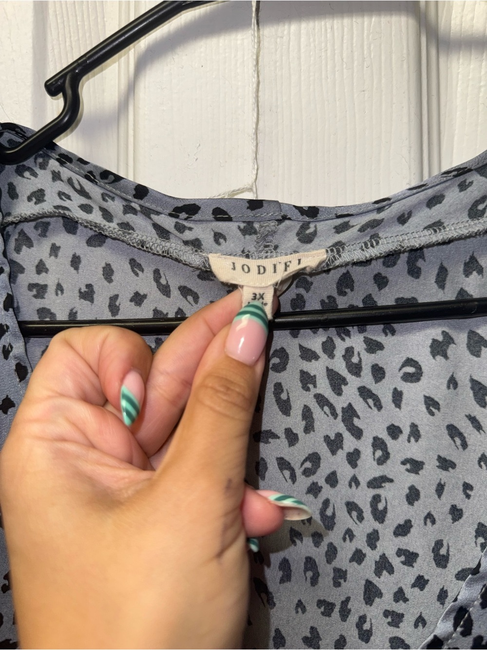 JODIFL Gray Blue Leopard Print Top - Picture 3 of 3